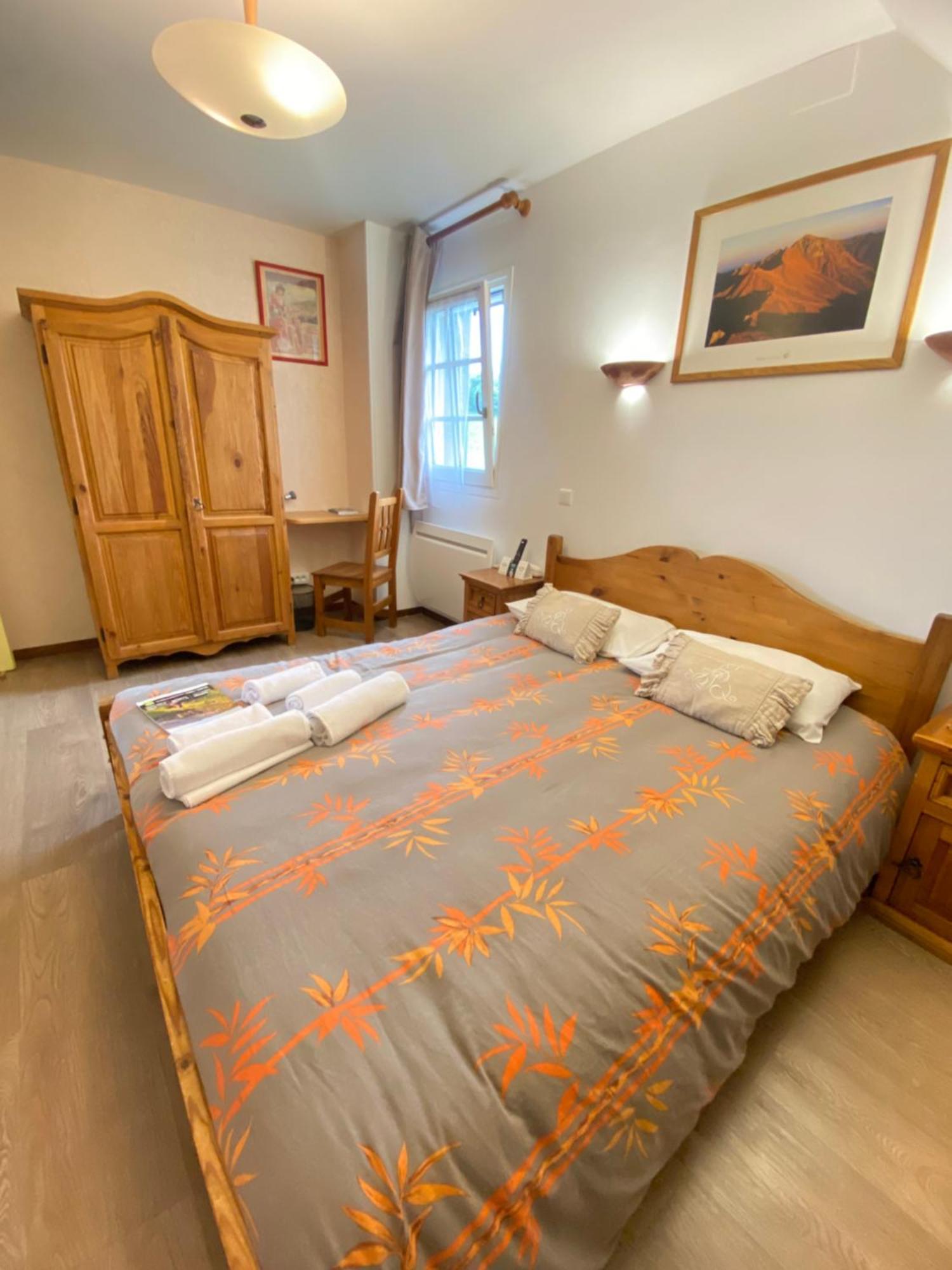 Logis Hotel Restaurant Auberge Du Bougnat Saint-Victor-la-Riviere المظهر الخارجي الصورة